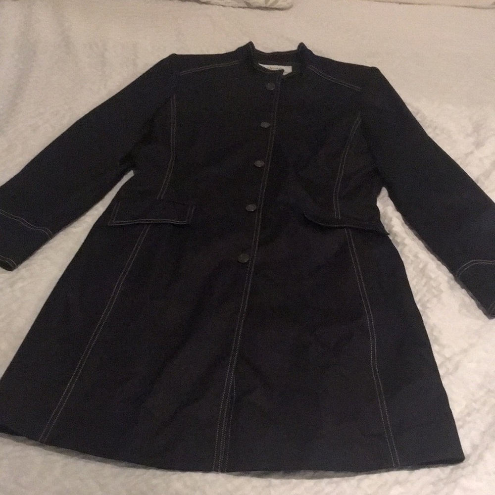 Tahari - Picture 2 of 3